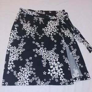 Outlook skirt with slit